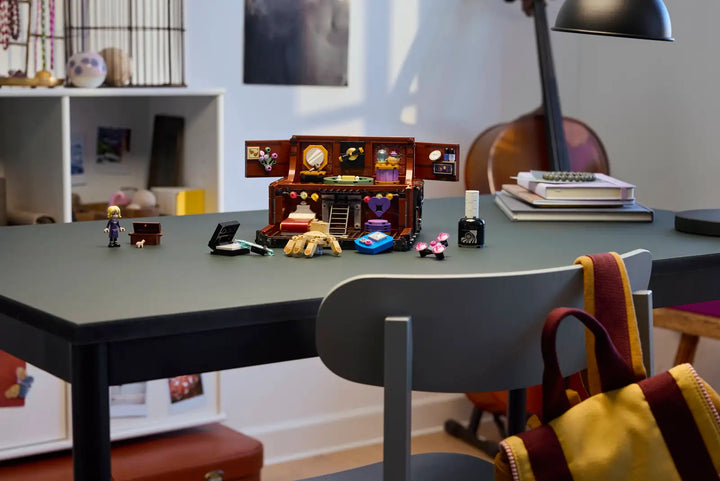 LEGO® Wednesday - Thing's Apartment