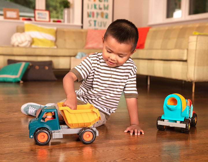 Battat Dump Truck