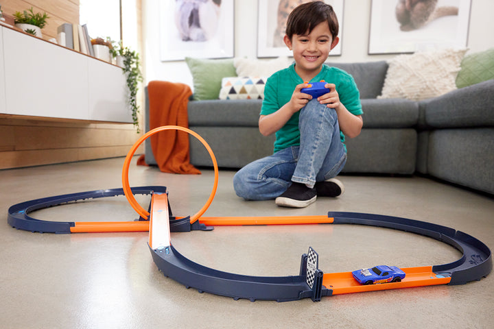 Hot Wheels RC - 1:64 Track Set With RC Car