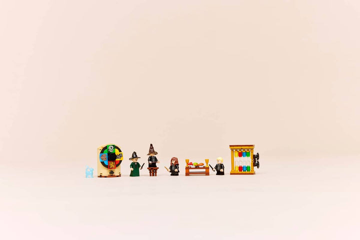 Lego® Harry Potter™ Hogwarts™ Castle: Sorting Hat™ Ceremony