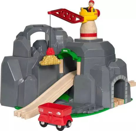 BRIO World Crane & Mountain Tunnel