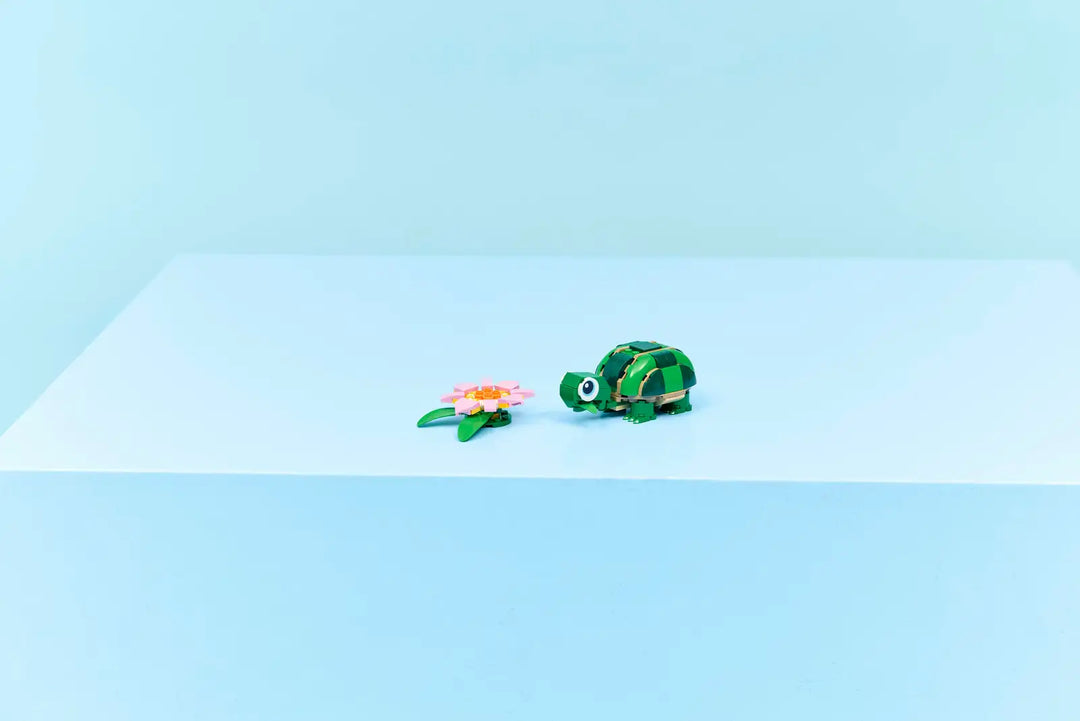 LEGO® Creator Turtle with a Water Lily Flower