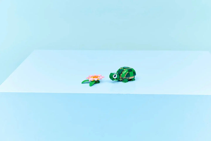 LEGO® Creator Turtle with a Water Lily Flower