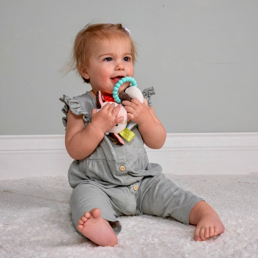 Mary Meyer Taggies Buttercup Cow Teether Rattle – 6″