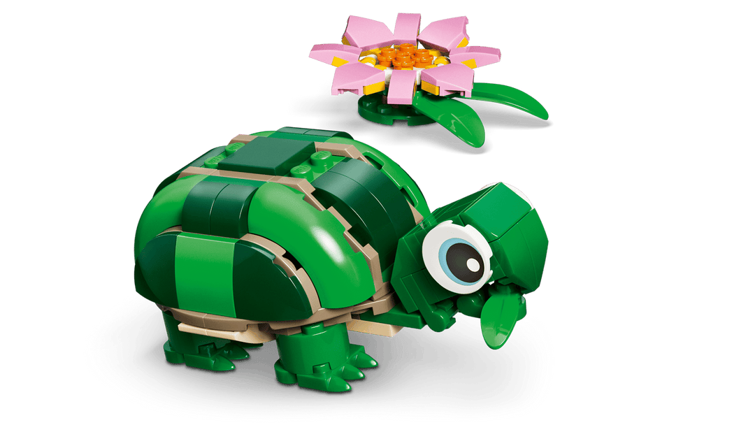 LEGO® Creator Turtle with a Water Lily Flower