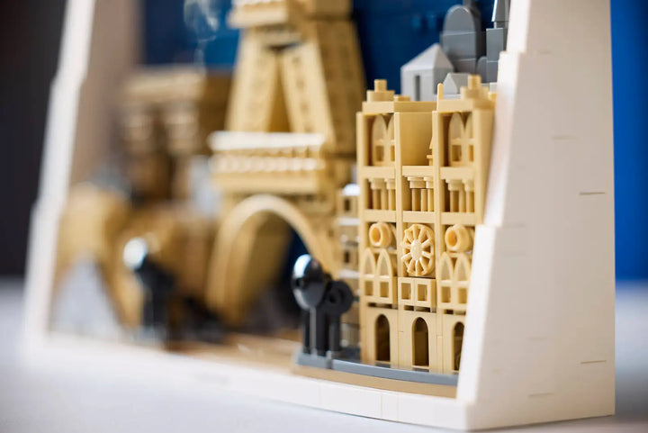 Lego® Architecture Paris – City of Love