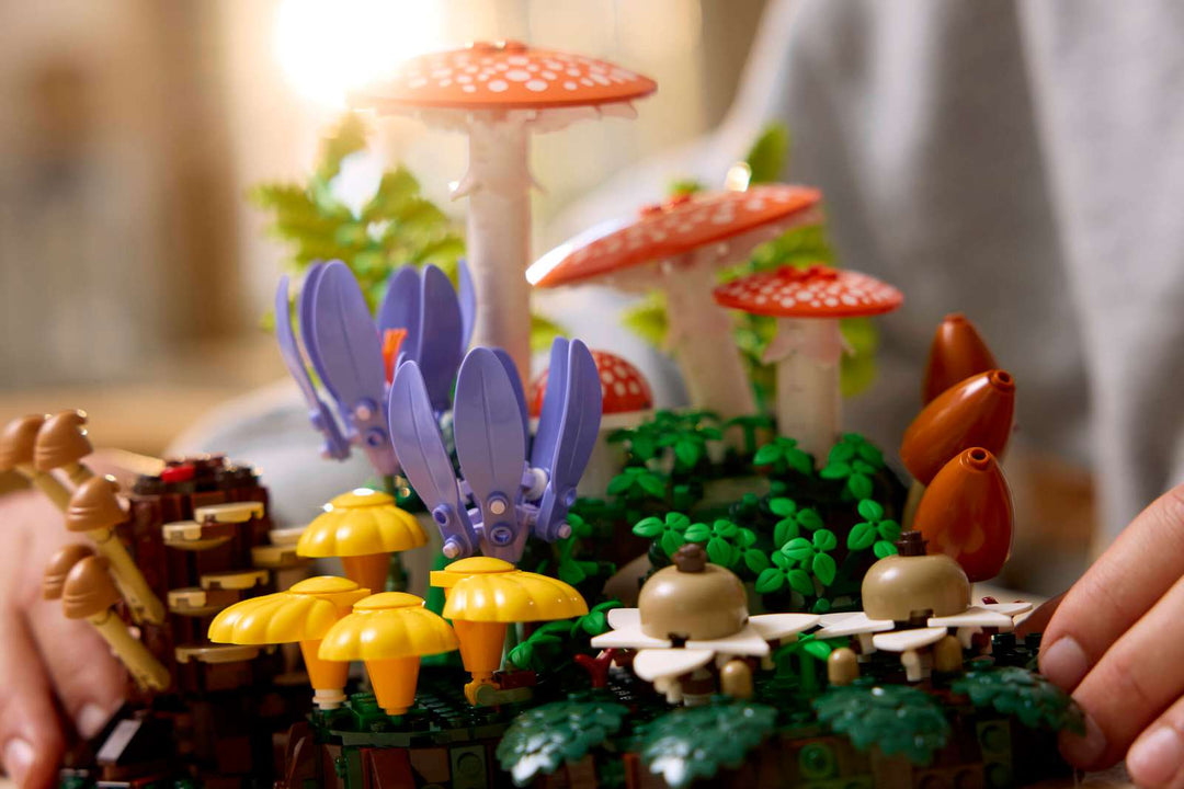 LEGO®  Botanicals Woodland Mushrooms