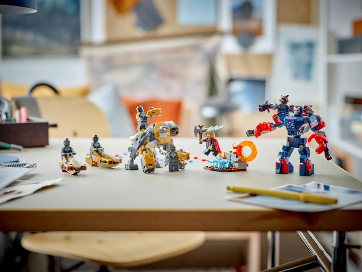 LEGO® Marvel Avengers: Endgame Thor vs. Chitauri