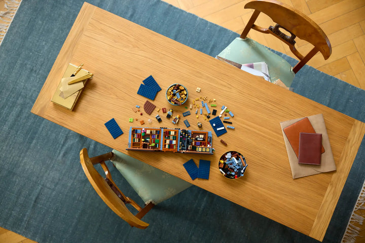 Lego® Icons Bookstore: Book Nook
