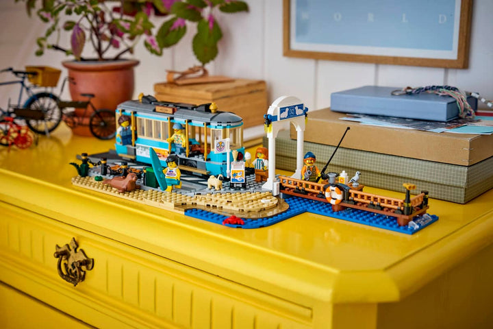 LEGO® City Classic Beach Streetcar