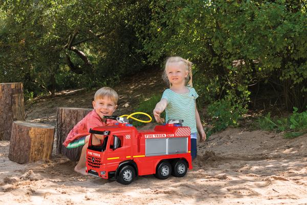 Lena Powerful Giants Ride-On Fire Truck