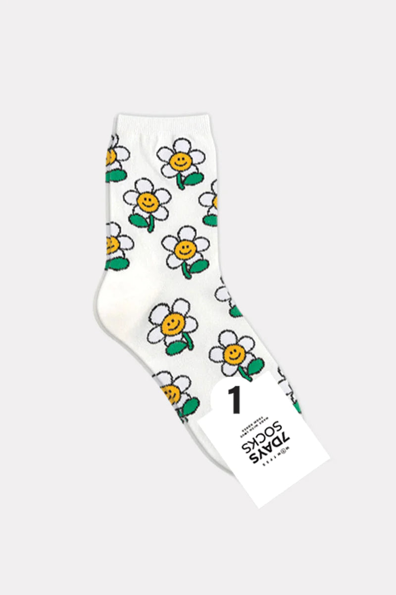 Teen/Women Crew: Daisy Faces Socks